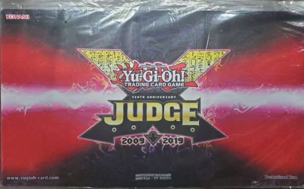 画像1: 【未開封品】JUDGE 10周年(2009-2019) 10 years ブラック/レッド プレイマット ジャッジ限定 (1)